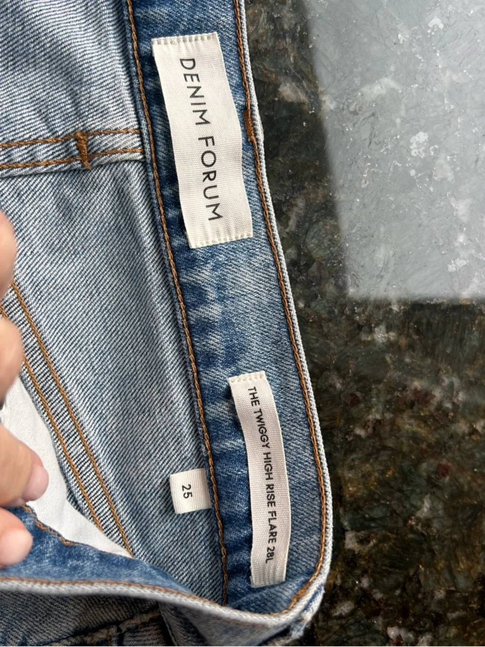 Aritizia Denim Forum The Twiggy High Rise Flare 28L. Sz 25. Organic cotton - Picture 5 of 8